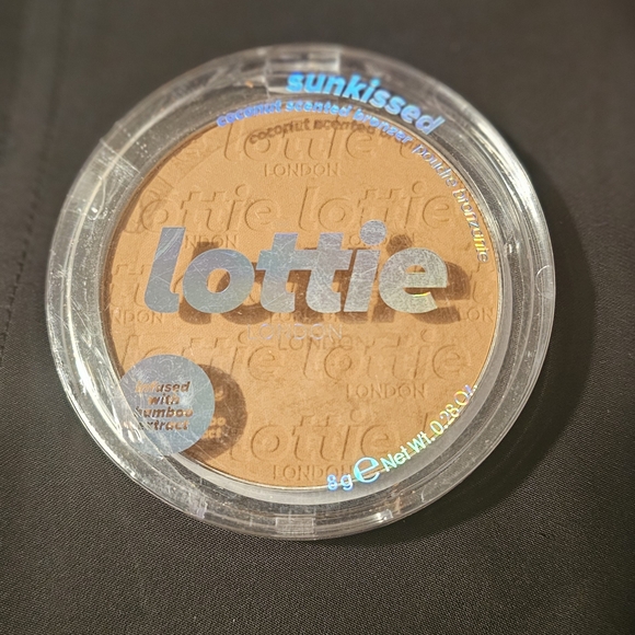 Lottie London Bronzer & Contour Palette - Gold and Tan - Picture 3 of 9